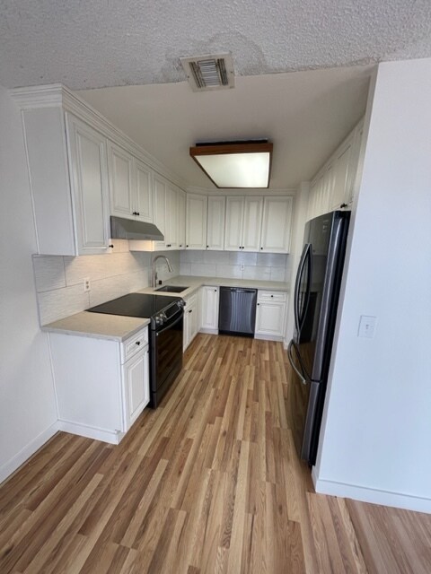 66735-66712 12th St Photo