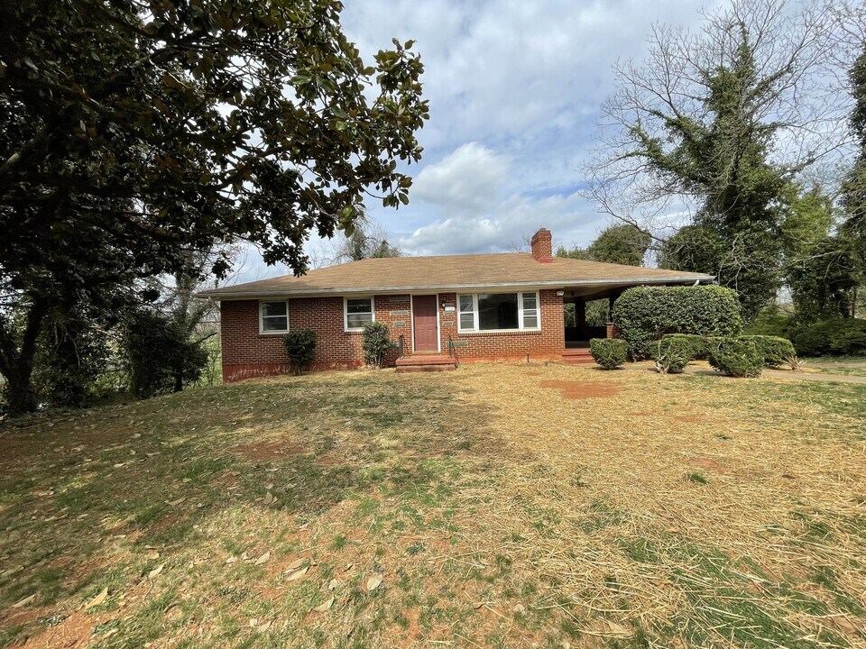 122 Merry Acres Dr in Madison Heights, VA - Building Photo