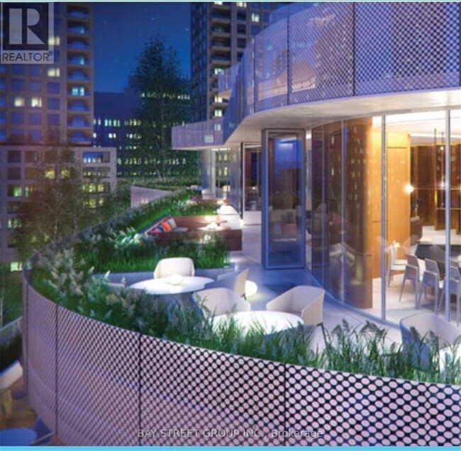 11 Wellesley St W in Toronto, ON - Building Photo - Building Photo