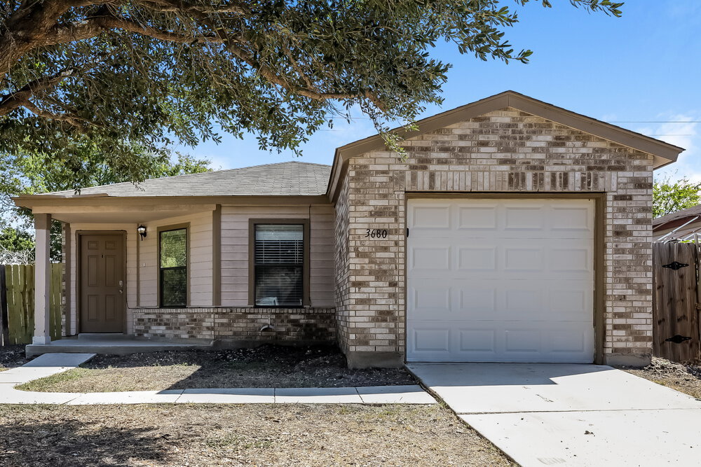 3680 Candlehill in San Antonio, TX - Foto de edificio