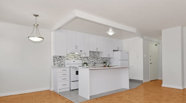 411 Eglinton Ave E in Toronto, ON - Building Photo - Building Photo