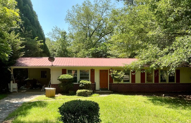 225 Ferncliff Dr