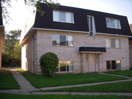 10061 Linda Ln in Des Plaines, IL - Building Photo