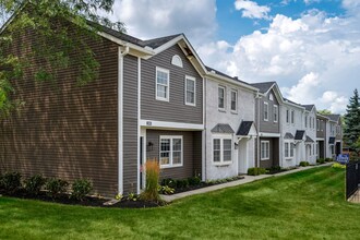 Dublin Park Townhomes in Dublin, OH - Foto de edificio - Building Photo