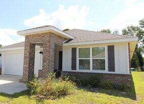 5372 Wyndell Cir in Crestview, FL - Building Photo