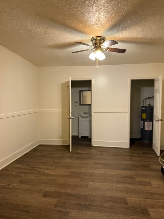 821 Mt Vernon Ave, Unit B in Portsmouth, VA - Foto de edificio - Building Photo