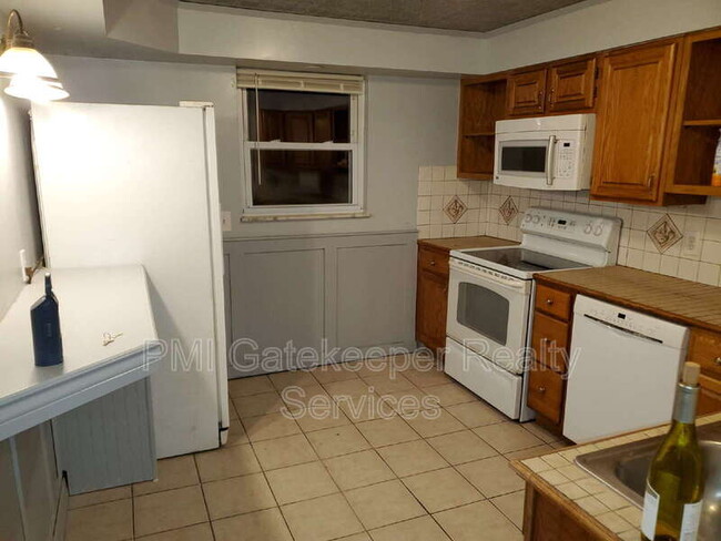 5757 Cromley Dr in Milford, OH - Building Photo - Building Photo