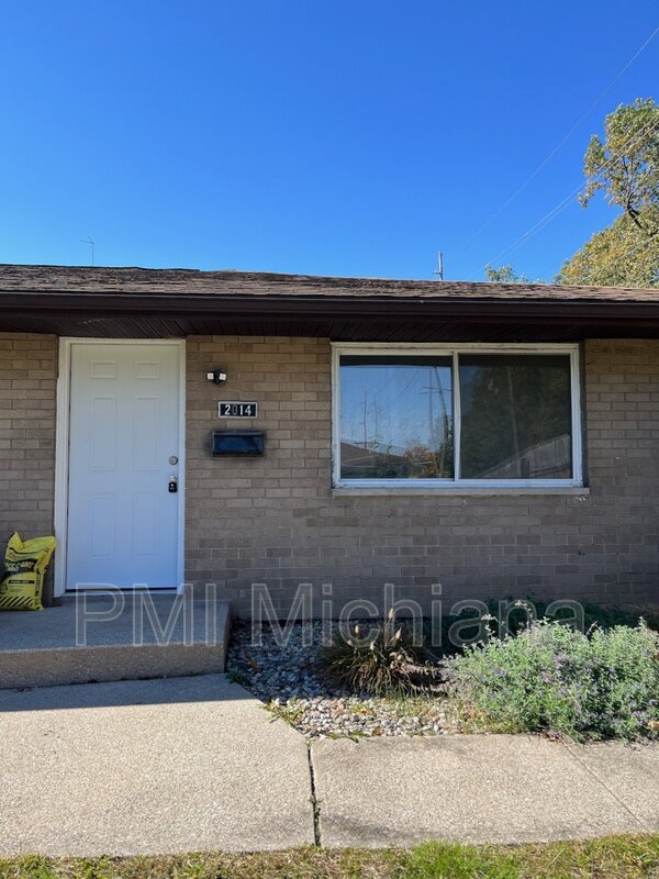 property at 2014 Lathrop St