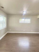 148 N West St in Tulare, CA - Building Photo - Building Photo