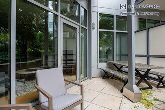 8210 Crestwood Heights Dr in Tysons, VA - Building Photo - Building Photo