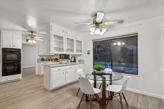 3094 W Escalon Ave in Fresno, CA - Building Photo - Building Photo