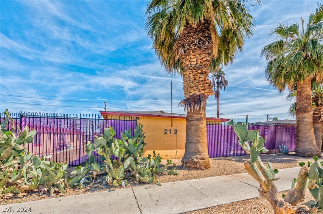 212 N 10th St, Unit 5 in Las Vegas, NV - Building Photo