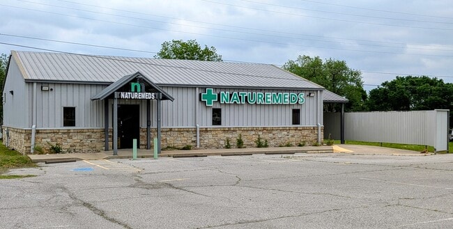 1106 S Commerce St in Ardmore, OK - Building Photo - Building Photo