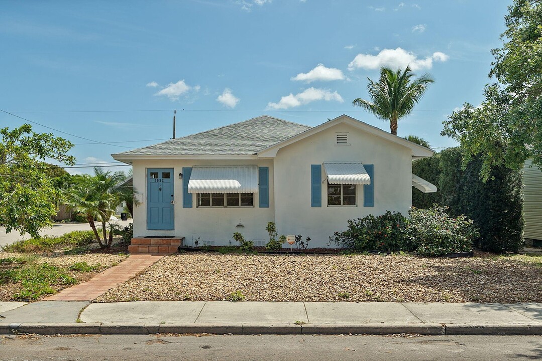 1032 N J St in Lake Worth, FL - Building Photo