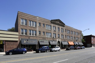 Donald Alexander Court in Oak Park, IL - Foto de edificio - Building Photo