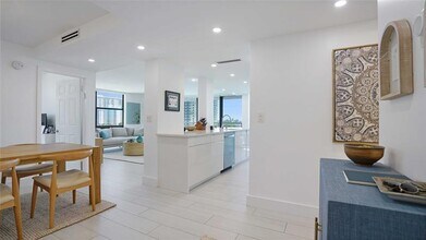 3031 N Ocean Blvd in Fort Lauderdale, FL - Building Photo - Building Photo