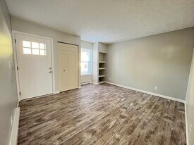 200 Forest Ln in Richwood, OH - Building Photo