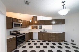 1314 Frontier Ln in Friendswood, TX - Building Photo - Building Photo