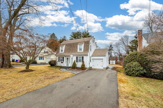 48 Westbrook Rd in West Hartford, CT - Building Photo - Building Photo