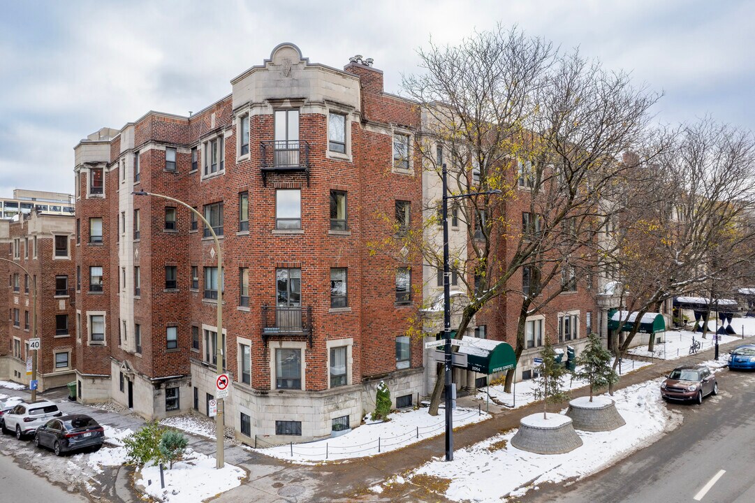 NOUVEAU SOMERSET in Montréal, QC - Building Photo