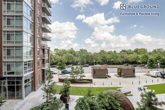 3400 Potomac Ave in Arlington, VA - Foto de edificio - Building Photo