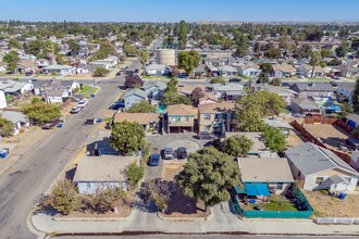 226 Wilson Ave in Bakersfield, CA - Building Photo - Building Photo