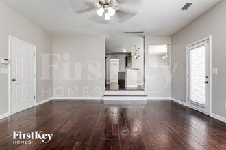 7262 Tascosa Dr in Flowery Branch, GA - Foto de edificio - Building Photo