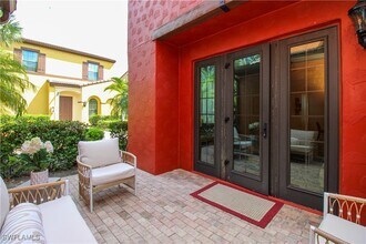 9025 Alturas St in Naples, FL - Building Photo - Building Photo