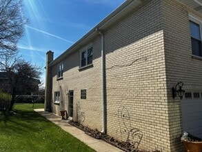 217 E Valley Ln, Unit 2nd Floor in Arlington Heights, IL - Building Photo - Building Photo