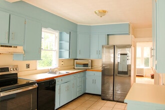 142 Connecticut Ave in West Haven, CT - Building Photo - Building Photo