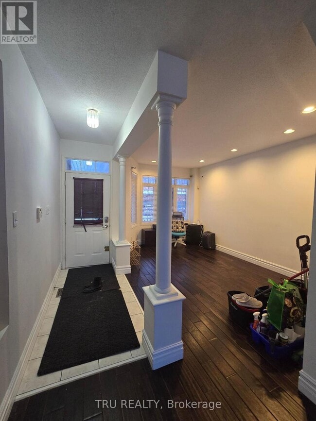 62 N Harrow Dr in Ottawa, ON - Building Photo - Building Photo