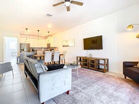 8879 Cabot Cliffs Dr in Kissimmee, FL - Building Photo