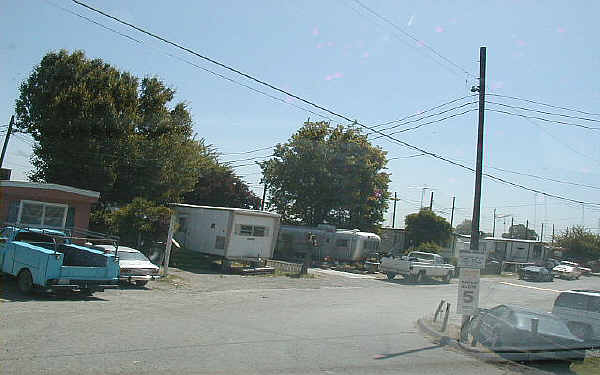 Mossdale Trailer Park in Lathrop, CA - Building Photo - Building Photo