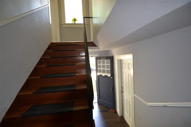 property at 1517 Bonnie Brae St