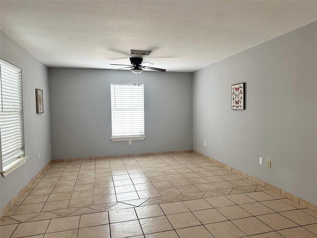 305 N Ennis St, Unit A in Houston, TX - Building Photo - Building Photo
