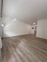 542 Euclid Ave in Miami Beach, FL - Building Photo - Building Photo