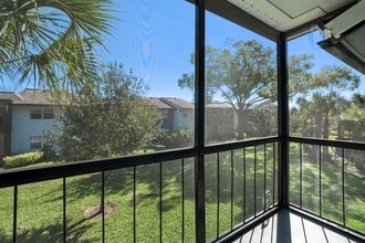 Royal Isles Apartments in Orlando, FL - Foto de edificio - Building Photo