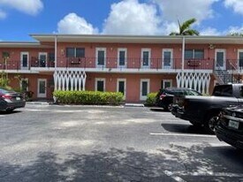 1560 NE 127th St in North Miami, FL - Building Photo