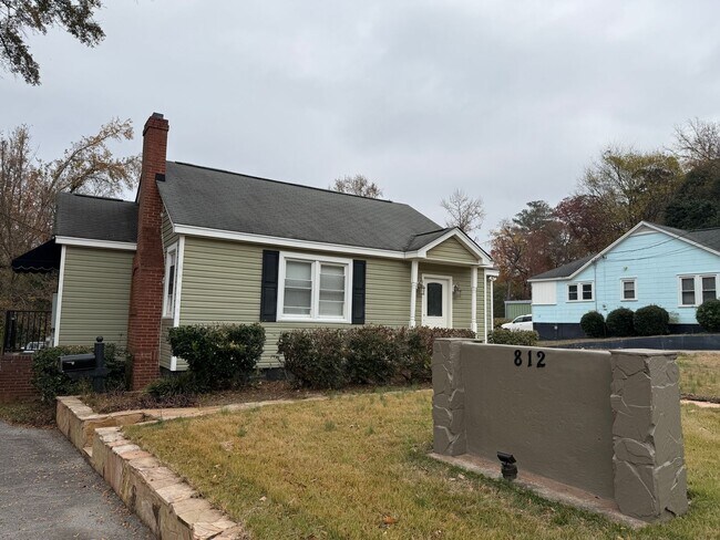 812 E Main St in Lexington, SC - Building Photo - Building Photo