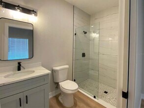 10524 Pendleton Ave in Englewood, FL - Building Photo - Building Photo