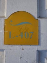 9375 Fontainebleau Blvd-Unit -L-407 in Miami, FL - Building Photo - Building Photo