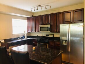 1468 E 69th St in Chicago, IL - Building Photo - Building Photo