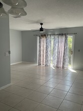 2436 Summerfield Way in Kissimmee, FL - Foto de edificio - Building Photo