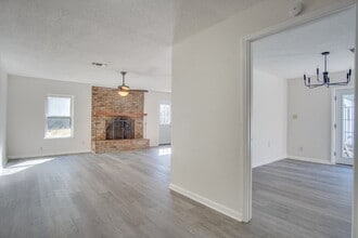 4725 Clara St in Pensacola, FL - Building Photo - Building Photo