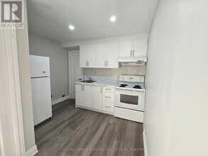 936 E Main St in Welland, ON - Building Photo - Building Photo