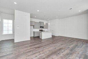 2011 Bauer Dr in Houston, TX - Building Photo