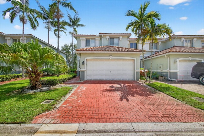 2213 Oakmont Dr in Riviera Beach, FL - Foto de edificio - Building Photo