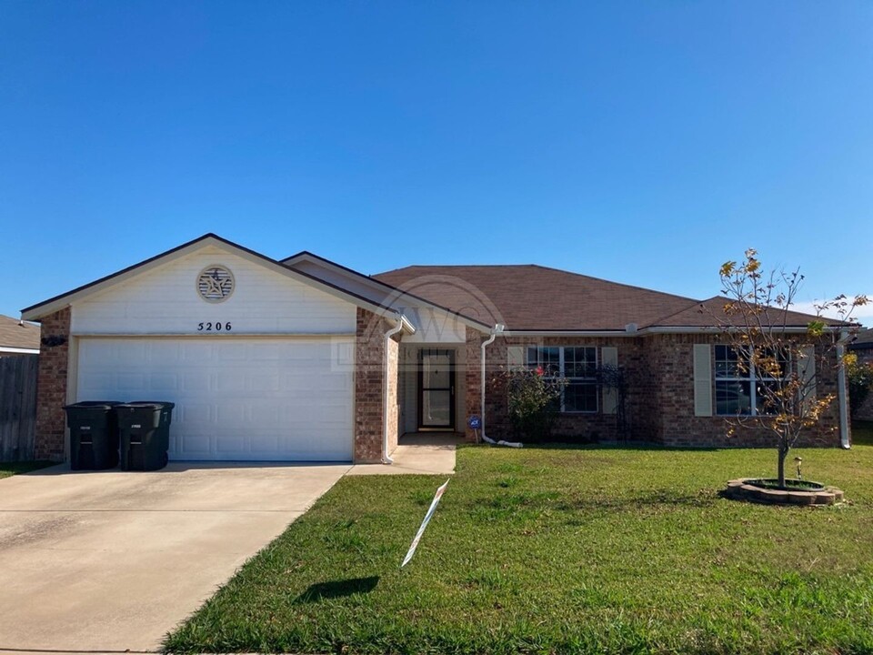 5206 Holster Dr in Killeen, TX - Building Photo