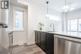 5000 Connor Dr in Beamsville, ON - Building Photo - Building Photo