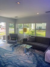 499 1st St S, Unit 102 in St. Petersburg, FL - Building Photo - Building Photo